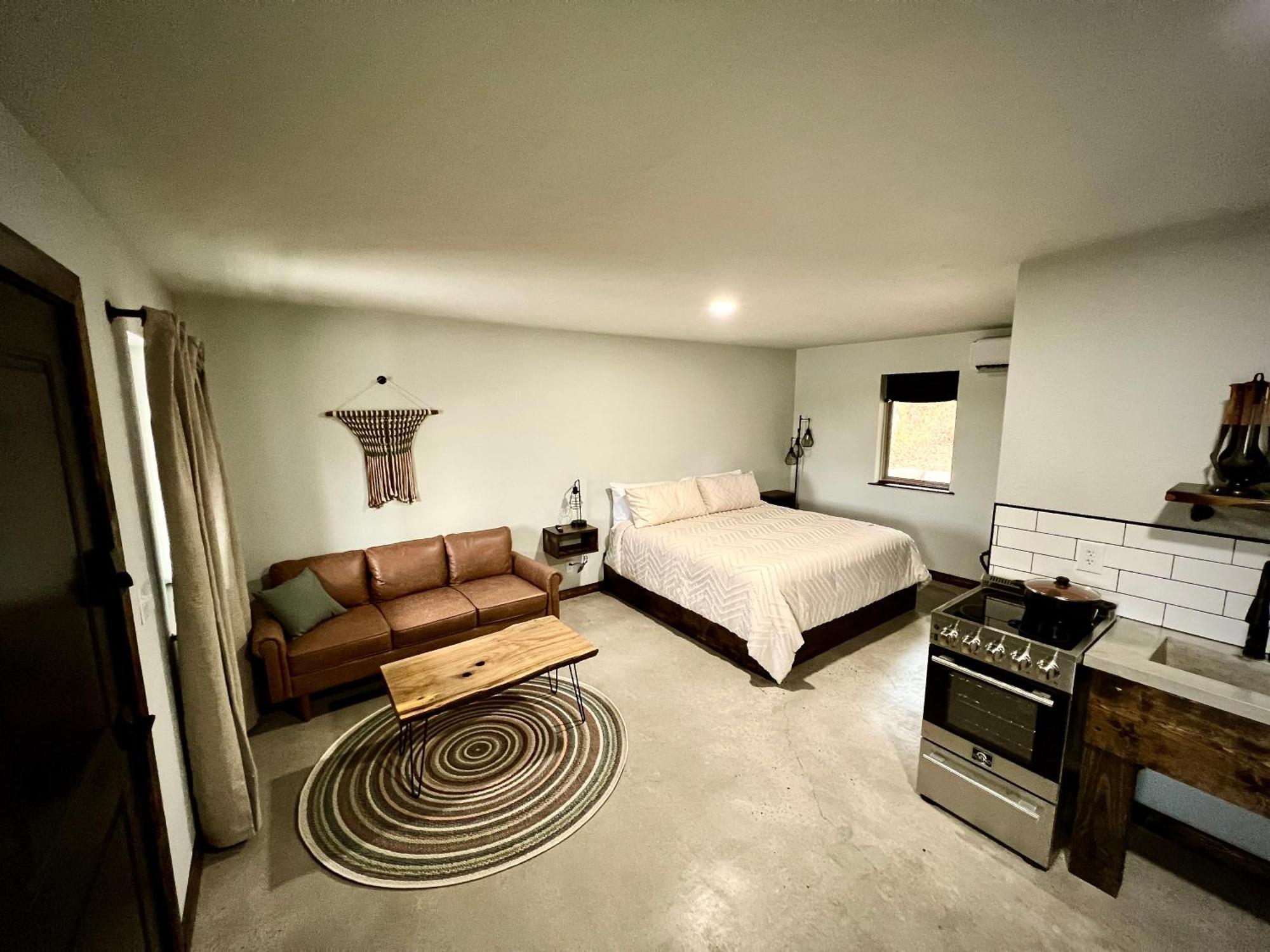 Мотель The Rocky Retreat Cookson Экстерьер фото
